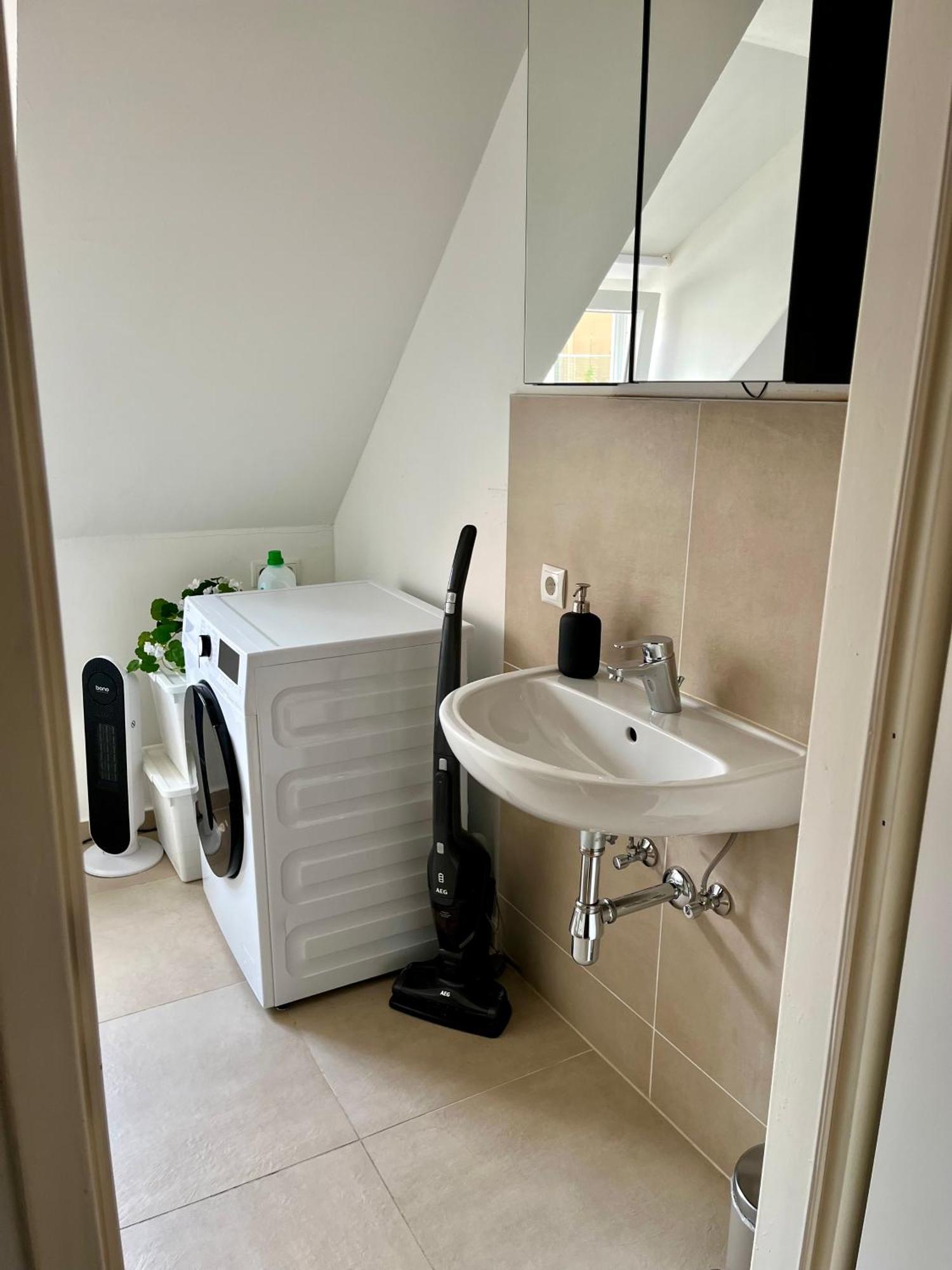 Flores City Center Studio - Easy Self-Check-In Graz Dış mekan fotoğraf