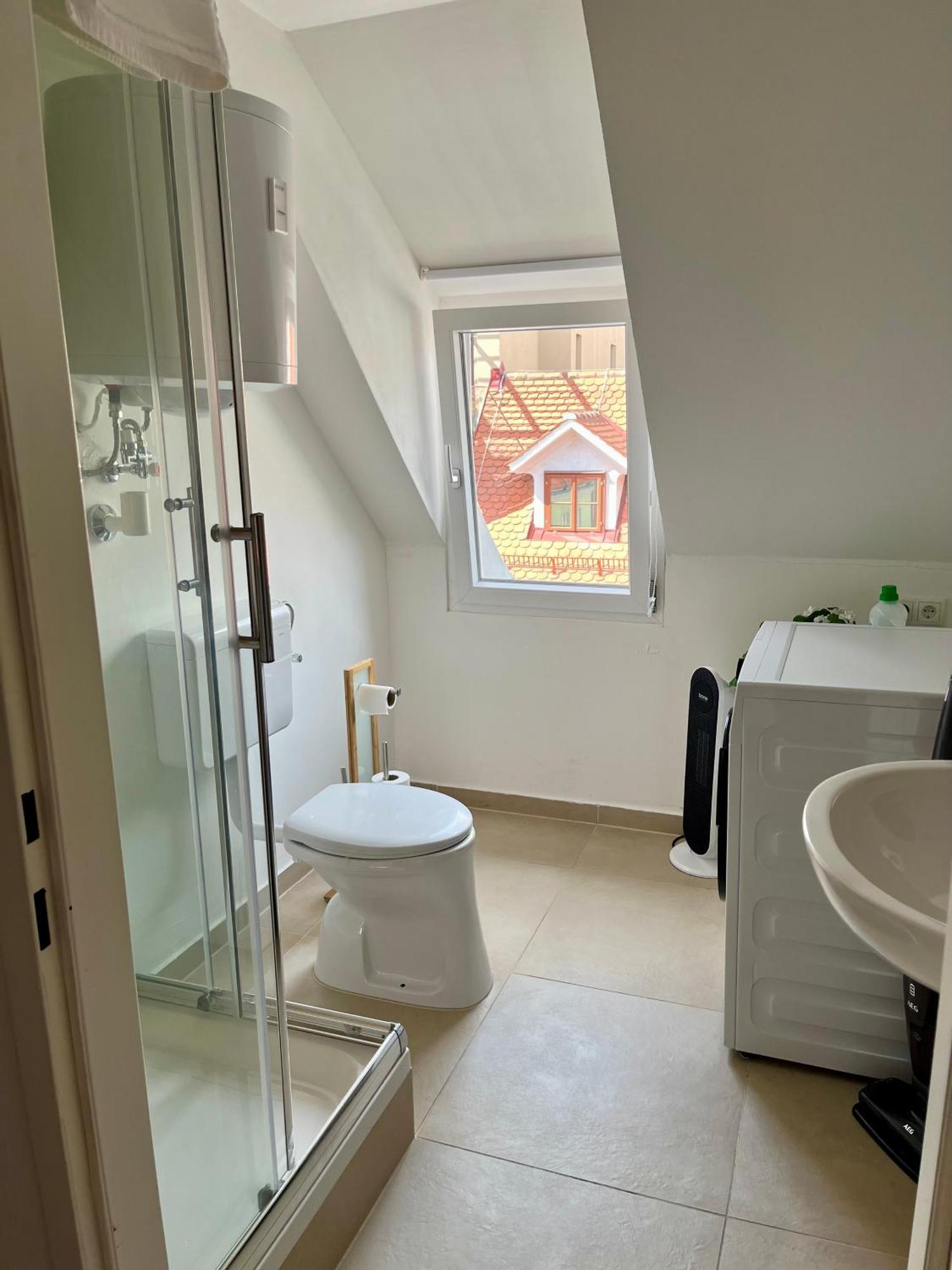 Flores City Center Studio - Easy Self-Check-In Graz Dış mekan fotoğraf